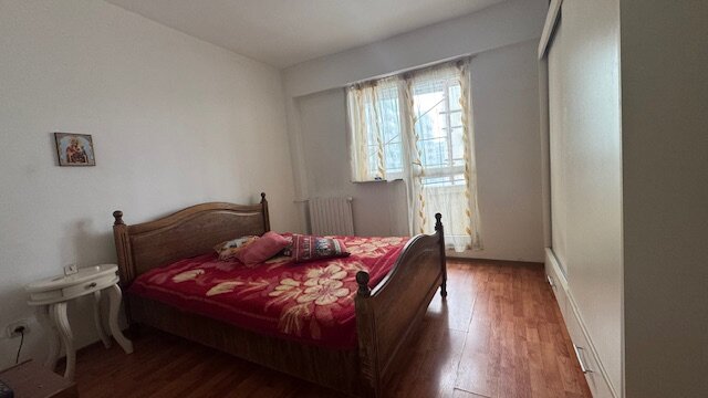 Nerva Traian, Scoala 81, 2 camere spatioase